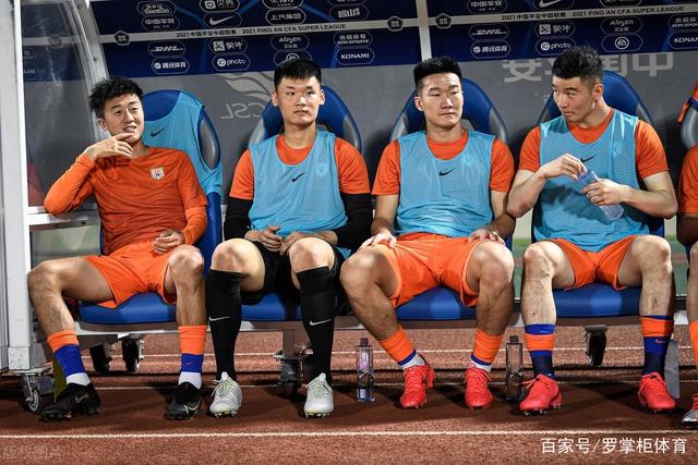 执教仅8个月离任！U16国足洋帅官宣下课，冰火战绩折射青训选人难题